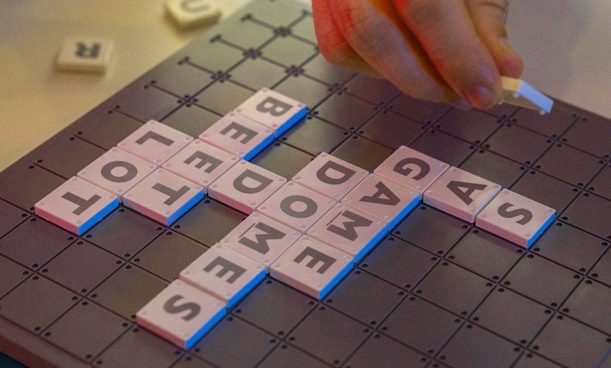 Fokus auf die bunten Buchstaben.